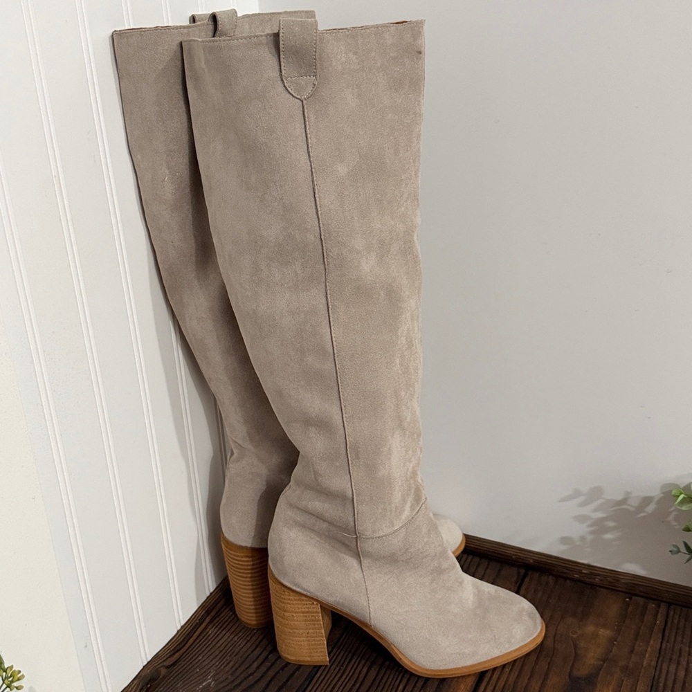NWT Vici Saint Soft Sueded Tan Block Heel Knee-High Boots - Picture 7 of 11